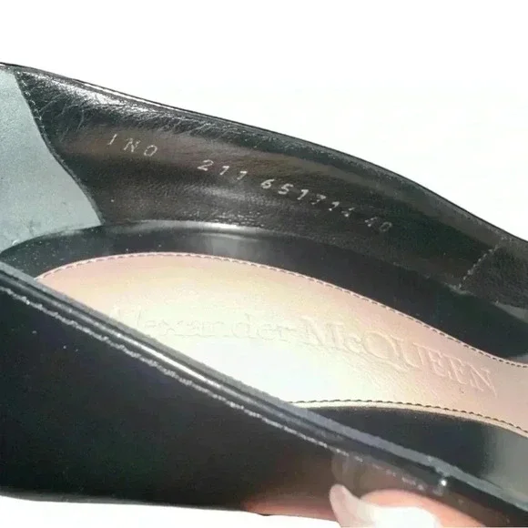 Alexander McQueen Black Studded Pointed Toe Pumps Sz 40 - Picture 4 of 11